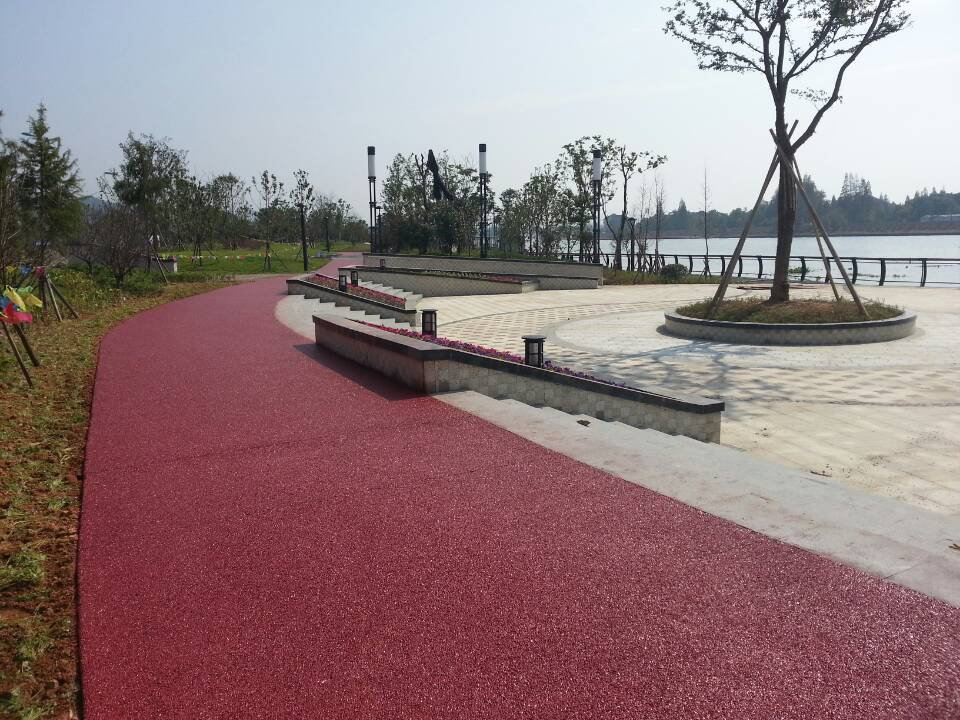 透水性混凝土.jpg 透水性混凝土.jpg