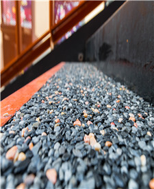 上海寶山三鄰橋體育文化園透水膠粘石路面項目